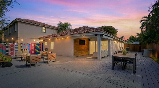 10246 NW 57th Ter