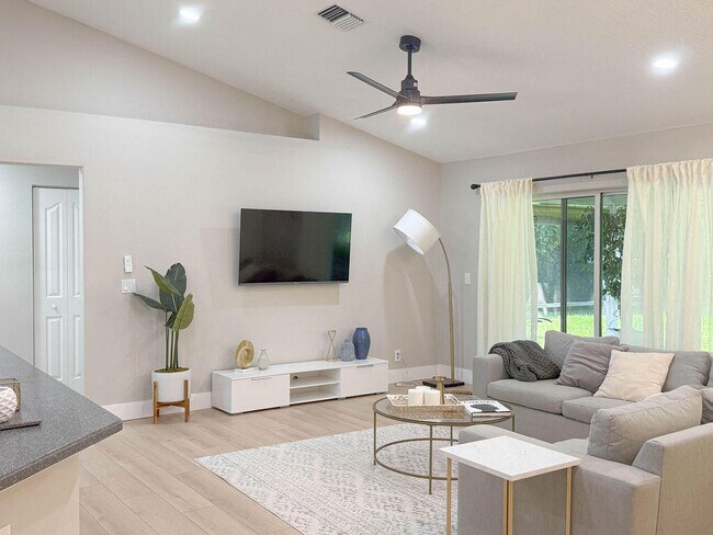 Photo - 14010 Aster Ave