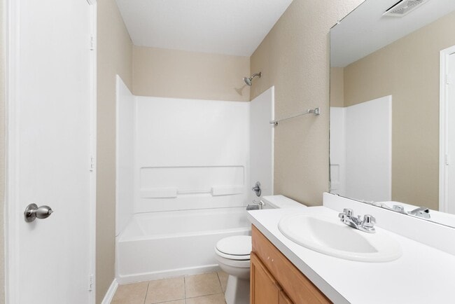 Photo - 6526 Charles Field