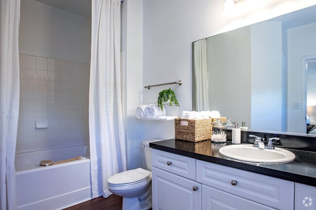 2BR, 2BA - 1157 SF