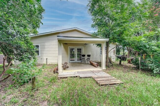 Building Photo - 8580 Roper Rd Rental