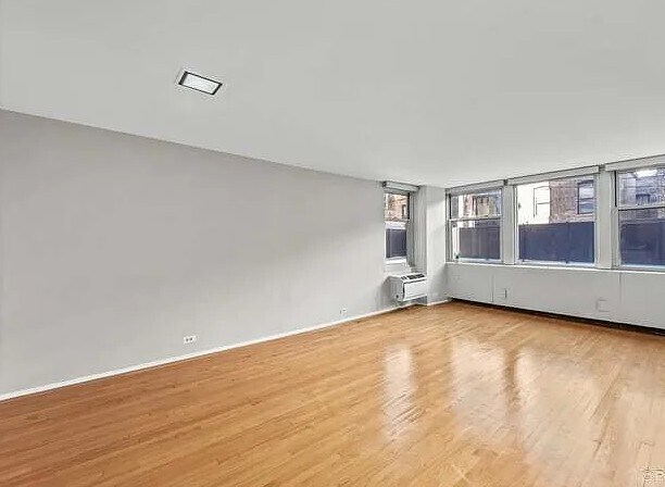 Photo - 30 E Elm St Unit 3D