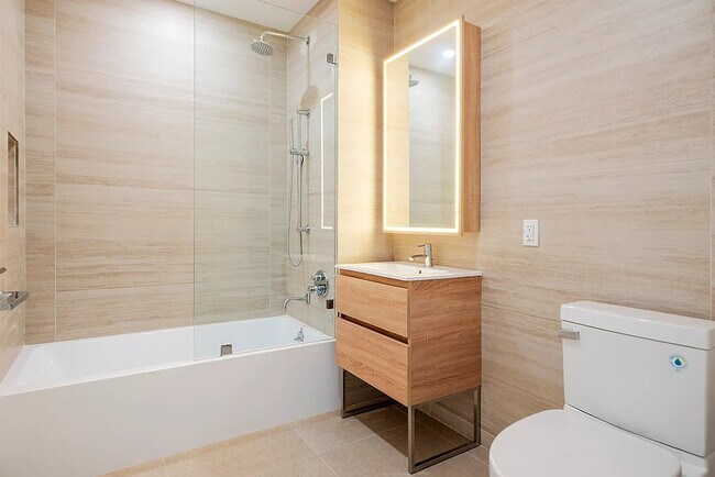 Photo - 99 Fleet Pl Unidad 9R