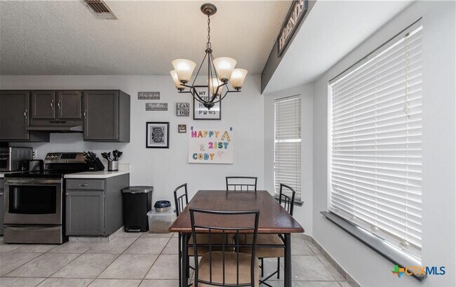 Photo - 1410 Windsor Cir