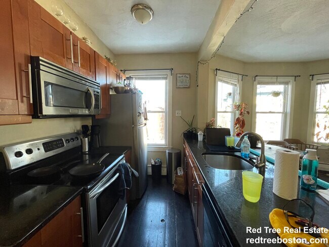 Photo - 72 Hillside St