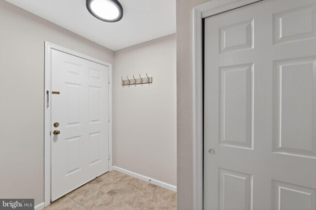 Photo - 933 Washington Pl Unit 33