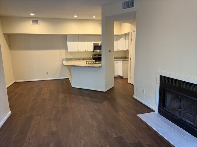 Photo - 2121 El Paseo St