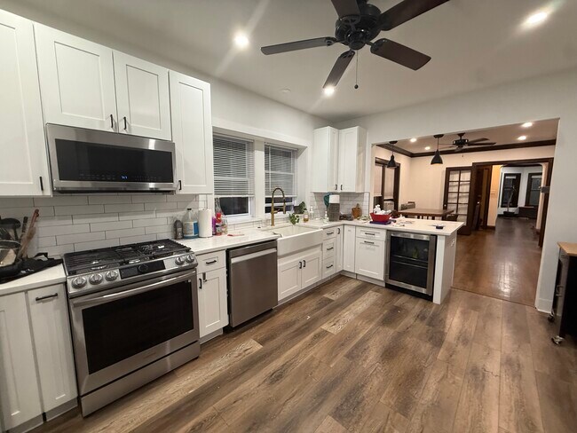 6604 N Campbell Ave Unit 2