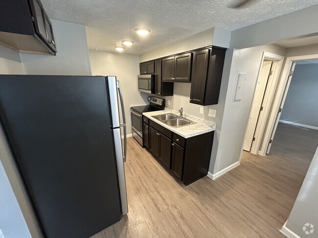Building Photo - Maplewood Rental