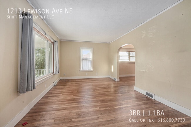 Photo - 1213 Lewison Ave NE