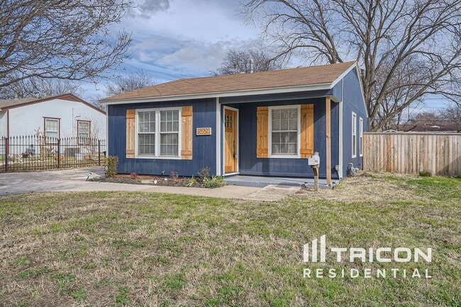 Building Photo - 5229 Westcrest Dr Rental