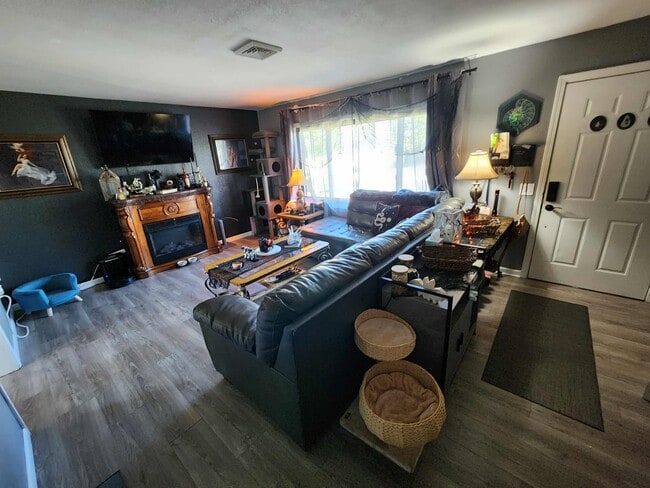 Photo - 510 Delafield Ave