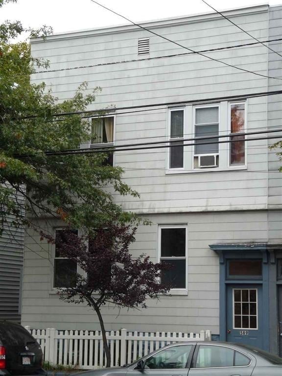 Building Photo - 589 Avenue A Unit 2F Rental