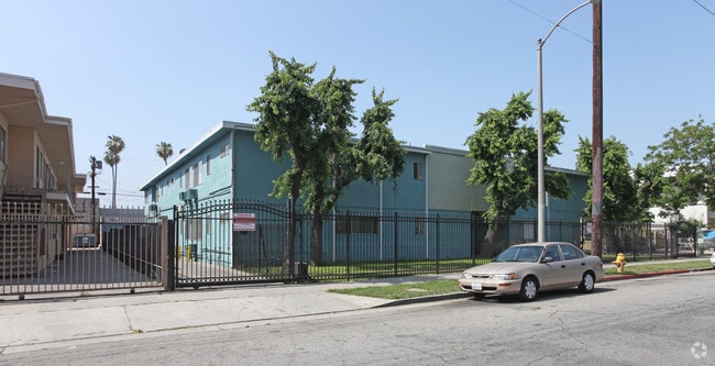 Building Photo - Delano Court Apartments
