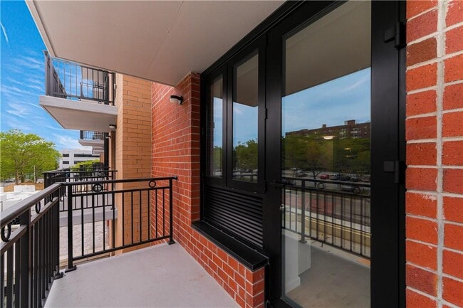 Building Photo - 1108 Brown St Unit 4E Rental