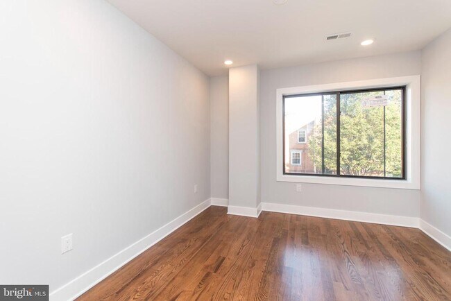 Photo - 812 N Uber St Unidad 4