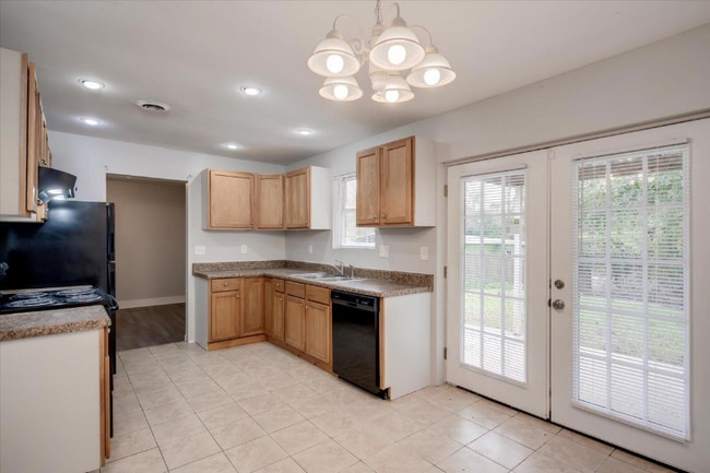 Photo - 2922 Dahlia Dr