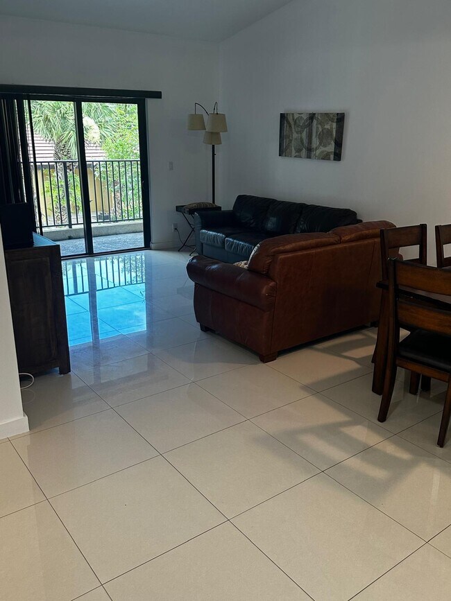 Photo - 1665 Cabot Ln Unit A2