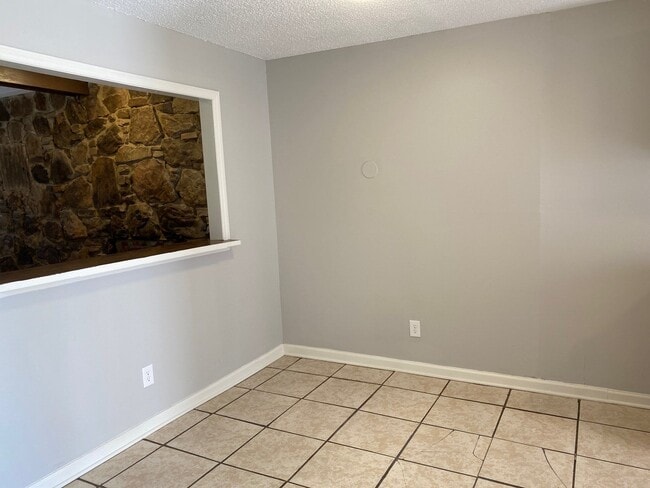 Photo - 37 Markwest Cv Unidad L