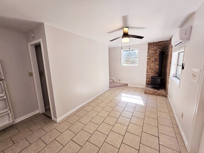 Photo - 101 Mandalay Rd Unit 101C Lakeside Bungalow