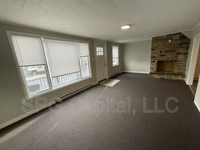 Photo - 218 N Pitt St