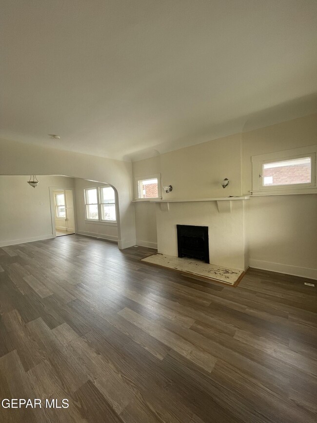 Photo - 3720 Chester Ave