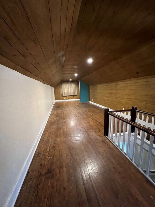 Photo - 416 W 16th St
