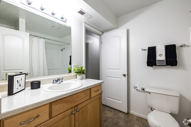 2BR, 1.25BA - 1,000SF - 1st Bathroom