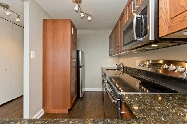 Photo - 655 W Irving Park Rd Unit 811