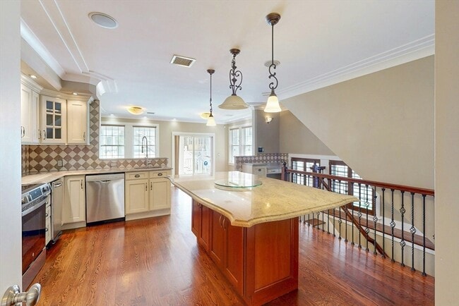 Photo - 184 K St