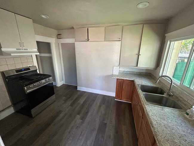 Photo - 411 W Chestnut Ave Unit B