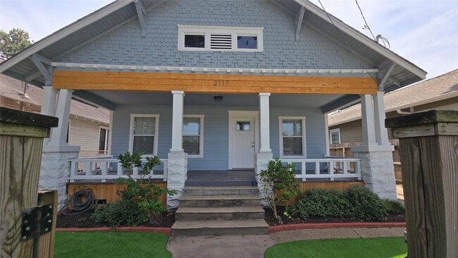 Building Photo - 2117 Marion St