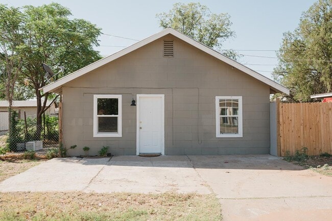 Photo - 1322 N Lincoln Ave Casa