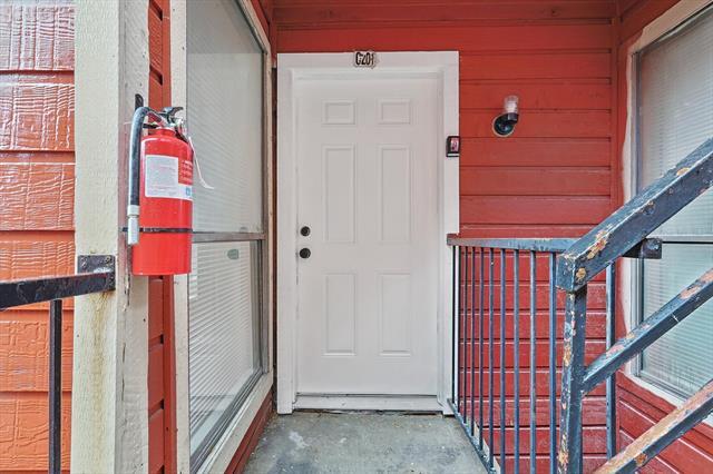 Building Photo - 9805 Walnut St Unit 201