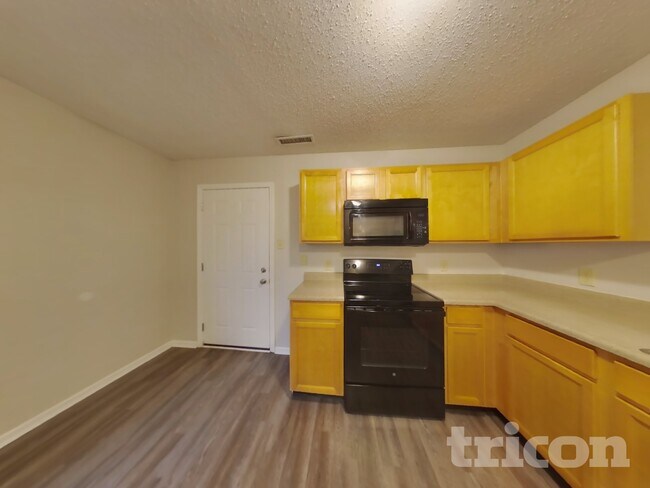 Photo - 10892 Woods Dr