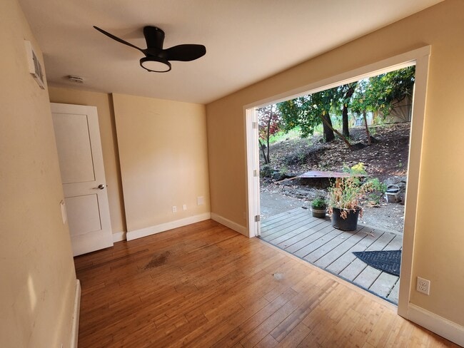 1510 NE 170th St Unit Luxury apartment with large private yard
