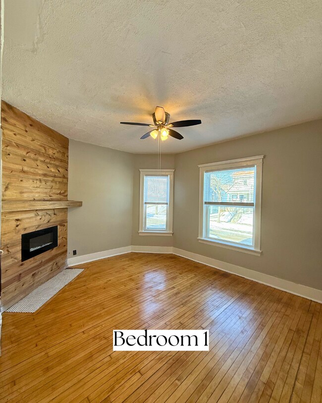 Photo - 133 E Lloyd St