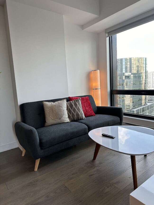 Photo - 100 Av. des Canadiens-de-Montréal Unit ID1261847P