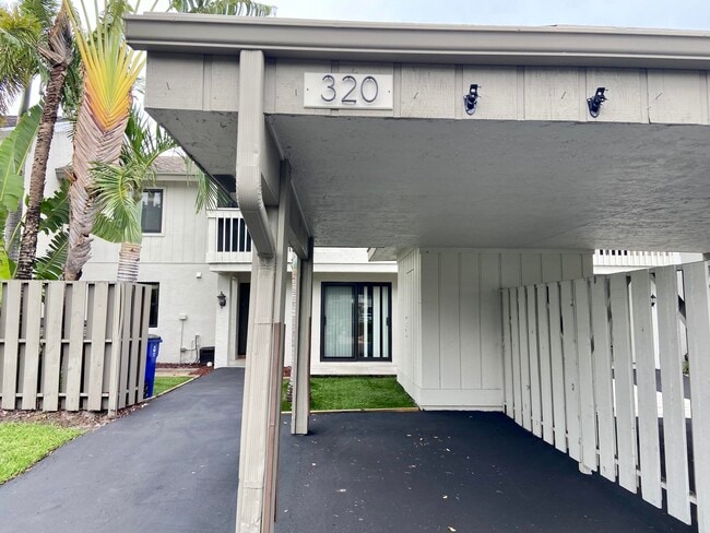 Photo - 320 Deer Creek Wildwood Ln E