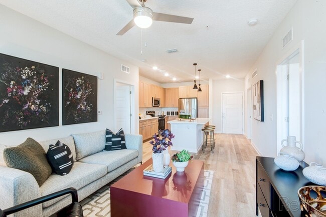 Photo - Tapestry Nona