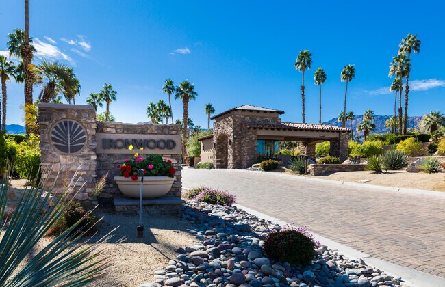 73335 Oriole Ct