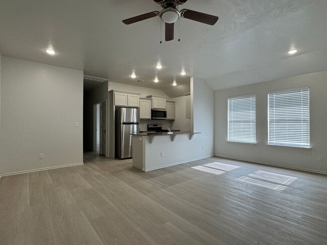 Photo - 1313 SW Wisconsin Ave Unidad 1313 SW Wisconsin Apt A