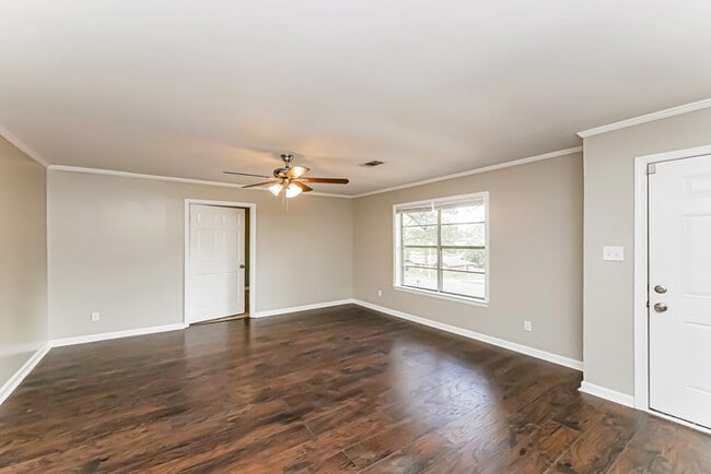 Photo - 658 Partridge Ln