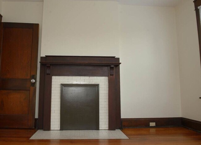 Photo - Summit St 2351-2353 MLR Unit 2351