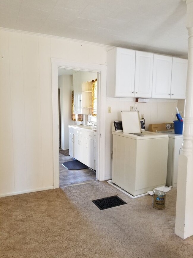 342 Fairview Ave Unit First Floor