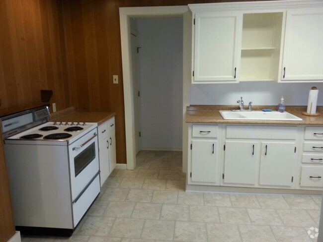 Building Photo - 107 Center St Unit 1 Rental