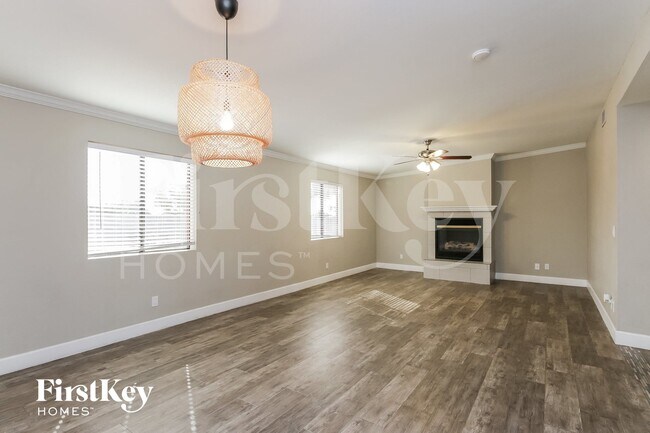 Photo - 1001 E Seldon Ln