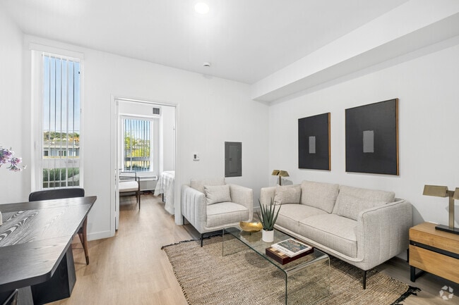 1BR, 1BA - 392SF - Living Room