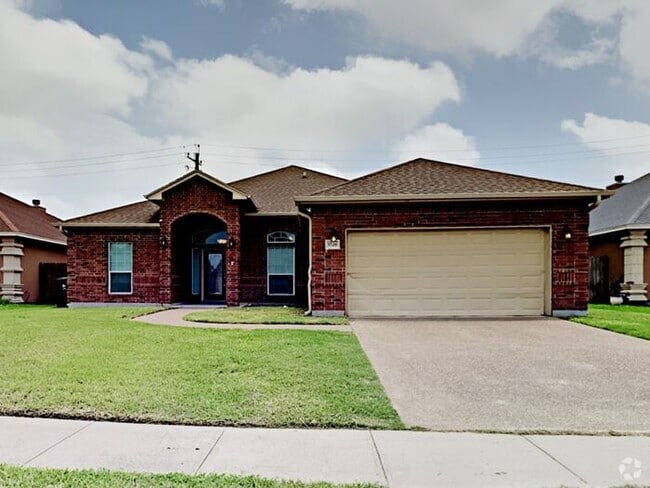 Building Photo - No Application Fee* $500 off first months ... Rental