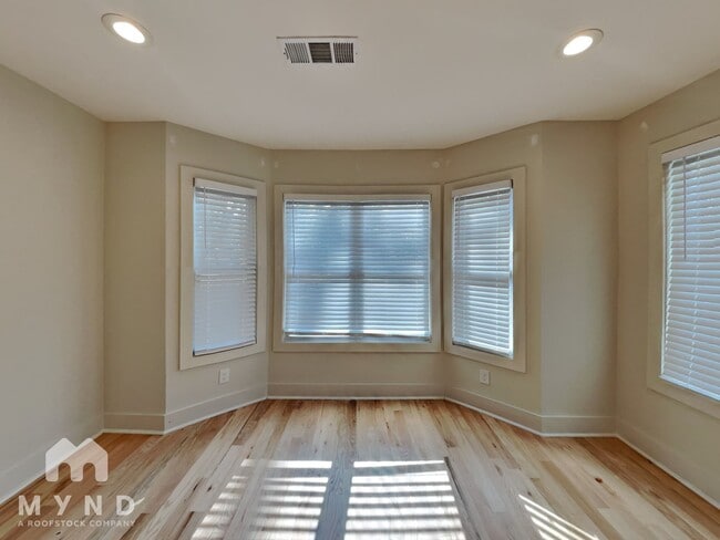 Photo - 2085 Baker Rd NW